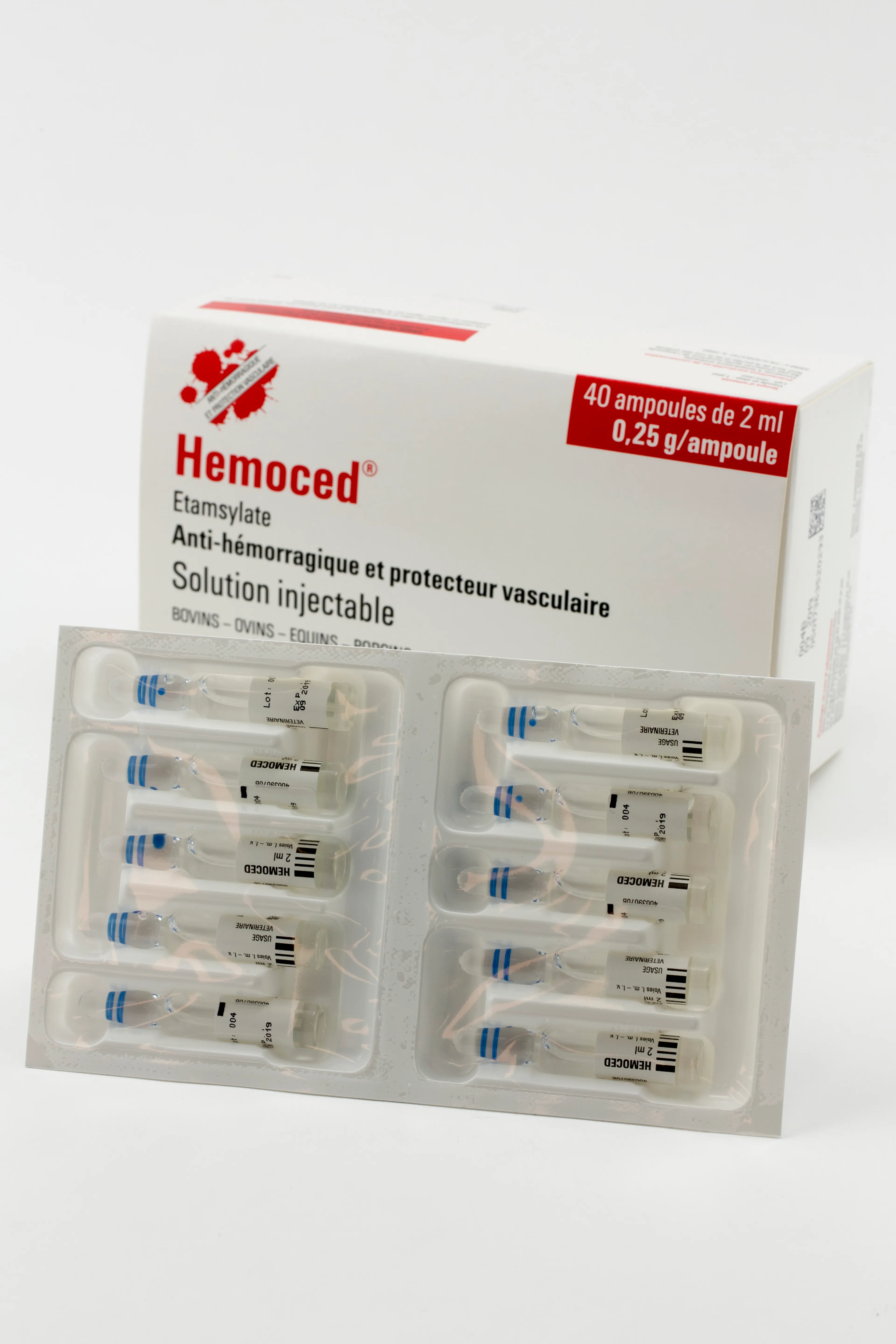 Boîte et plaquette thermoformée de Hemoced (étamsylate), solution injectable de 2 ml (0,25 g/ampoule), boîte de 40 ampoules pour chiens et chats de MSD Santé Animale.