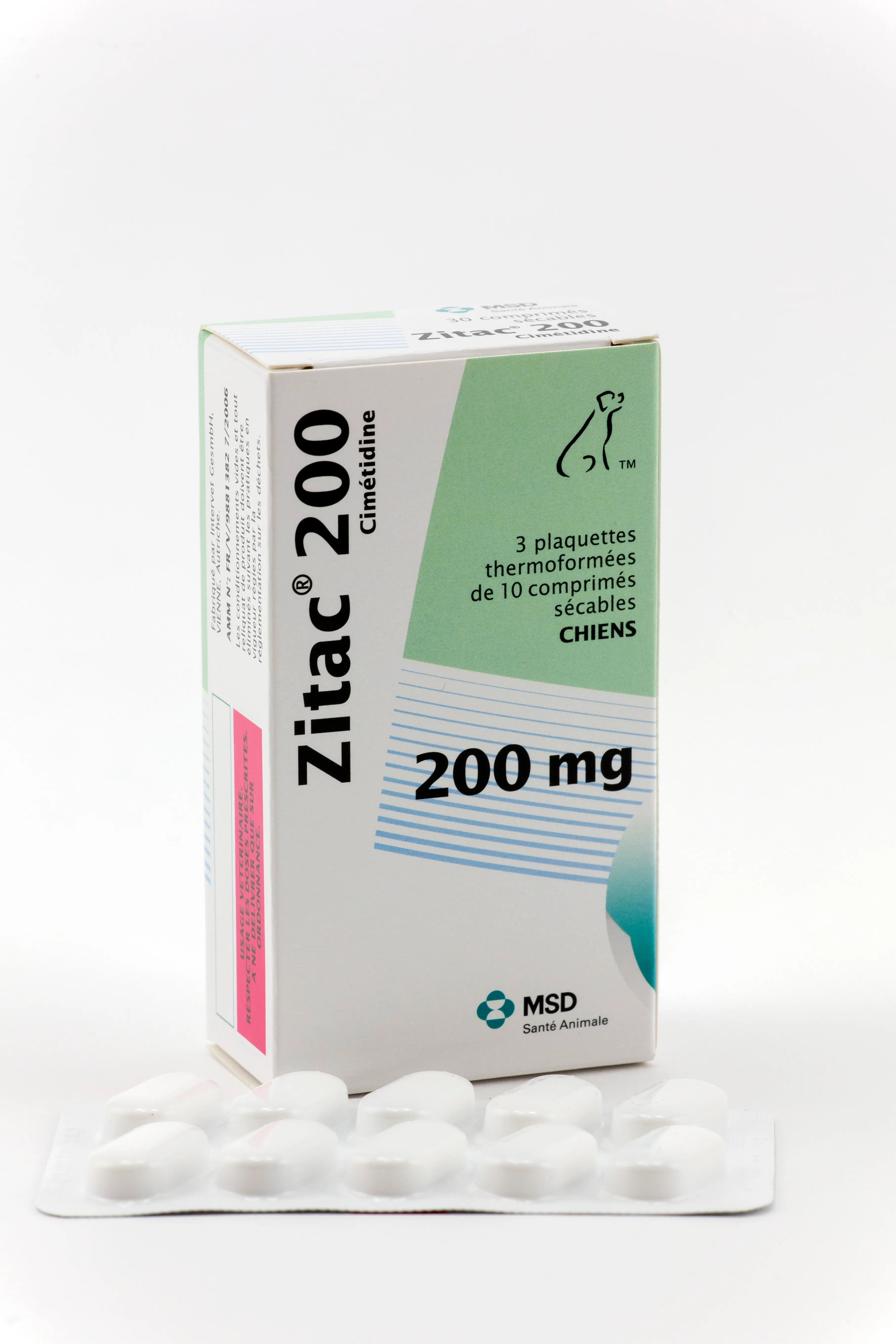 Zitac 200 mg – Traitement des gastrites chez le chien (30 comprimés) Boîte de Zitac 200 (cimétidine) avec une plaquette de 10 comprimés sécables pour chiens, de MSD Santé Animale.