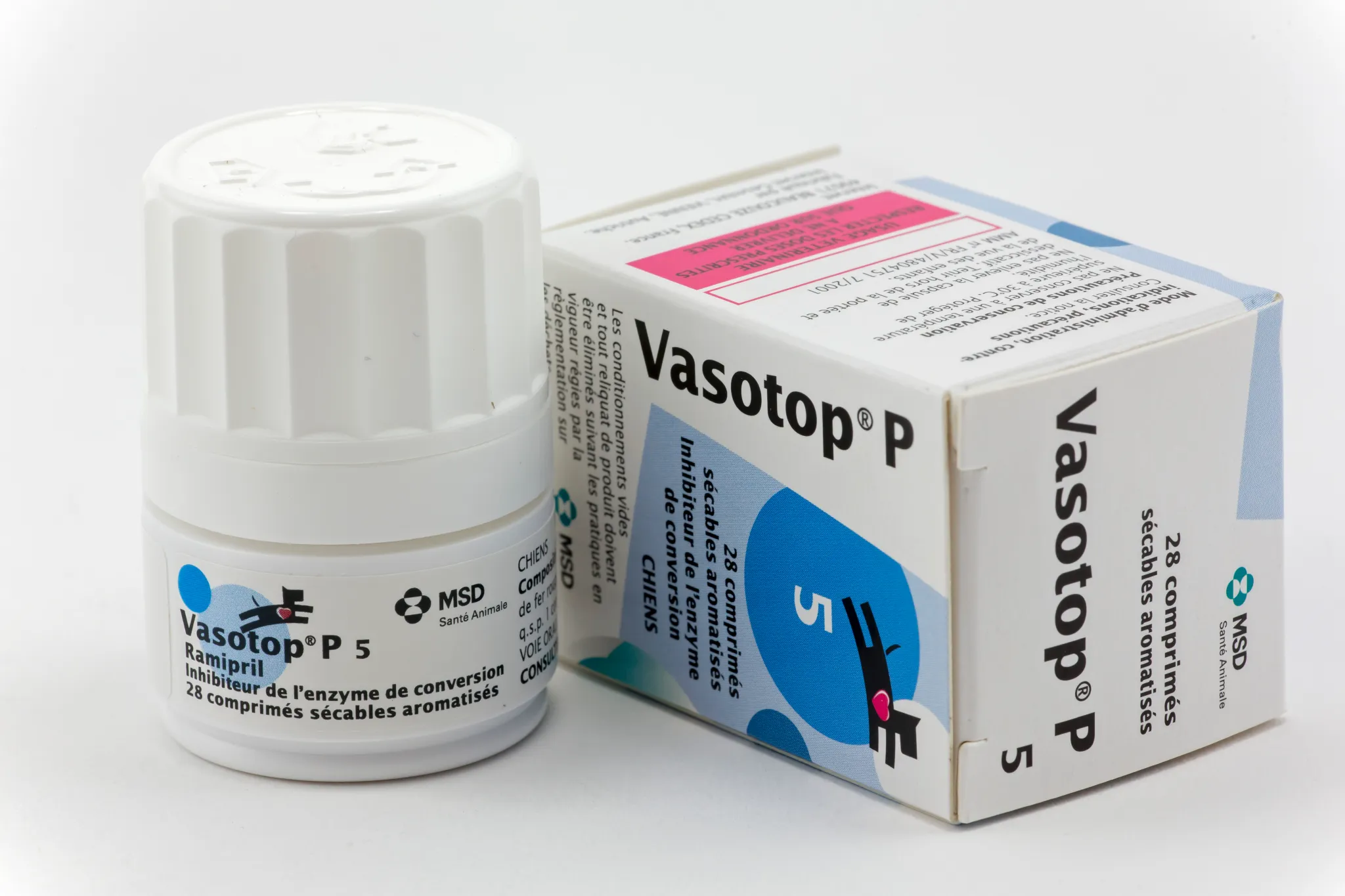Vasotop P 5 mg – Traitement de l’insuffisance cardiaque canine (Dosage fort) Boîte et flacon de Vasotop P 5 mg (ramipril), 28 comprimés sécables aromatisés pour chiens, par MSD Santé Animale.