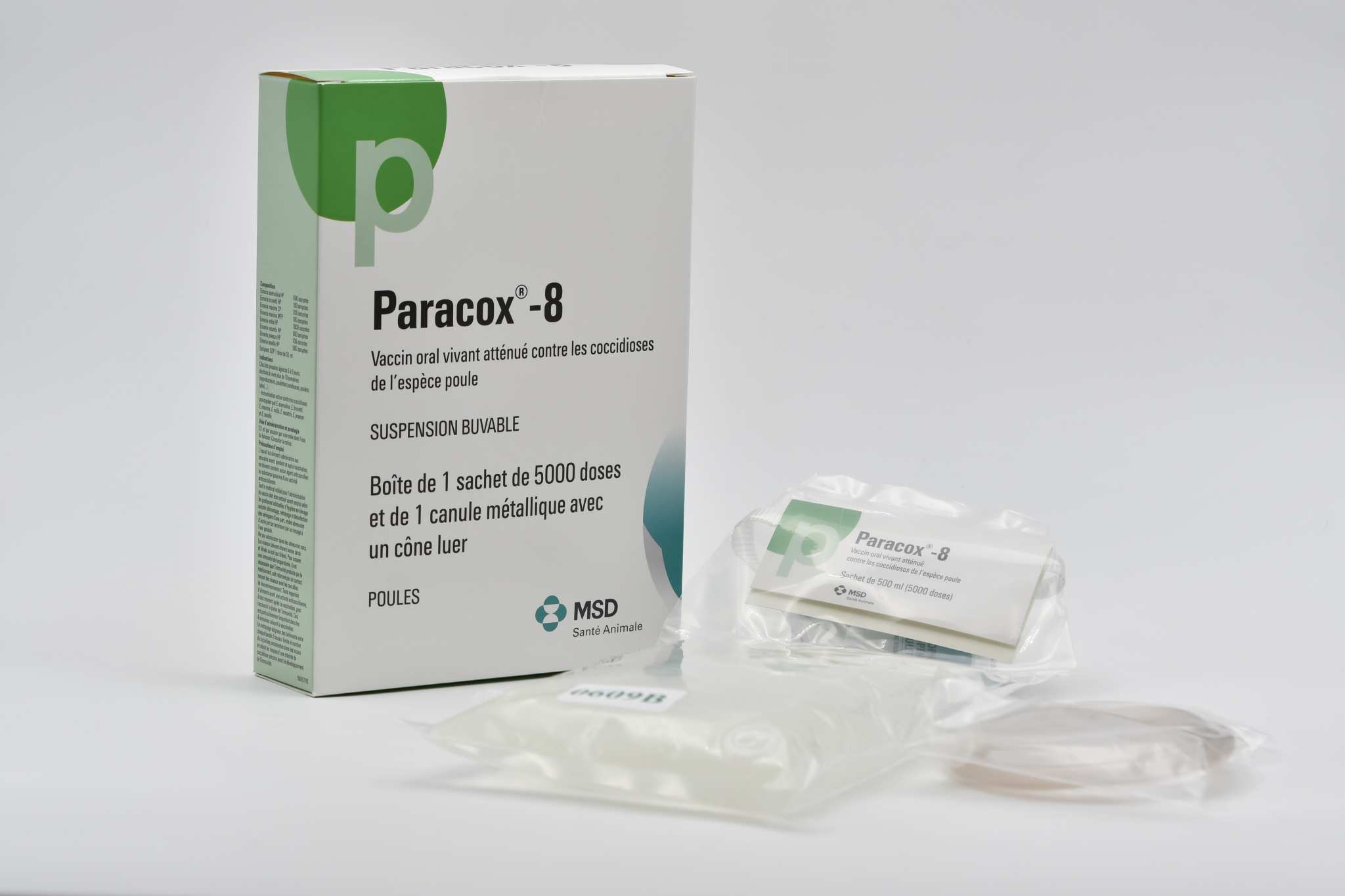 Boîte de vaccin Paracox-8 suspension buvable pour poules avec sachet de 5000 doses et canule