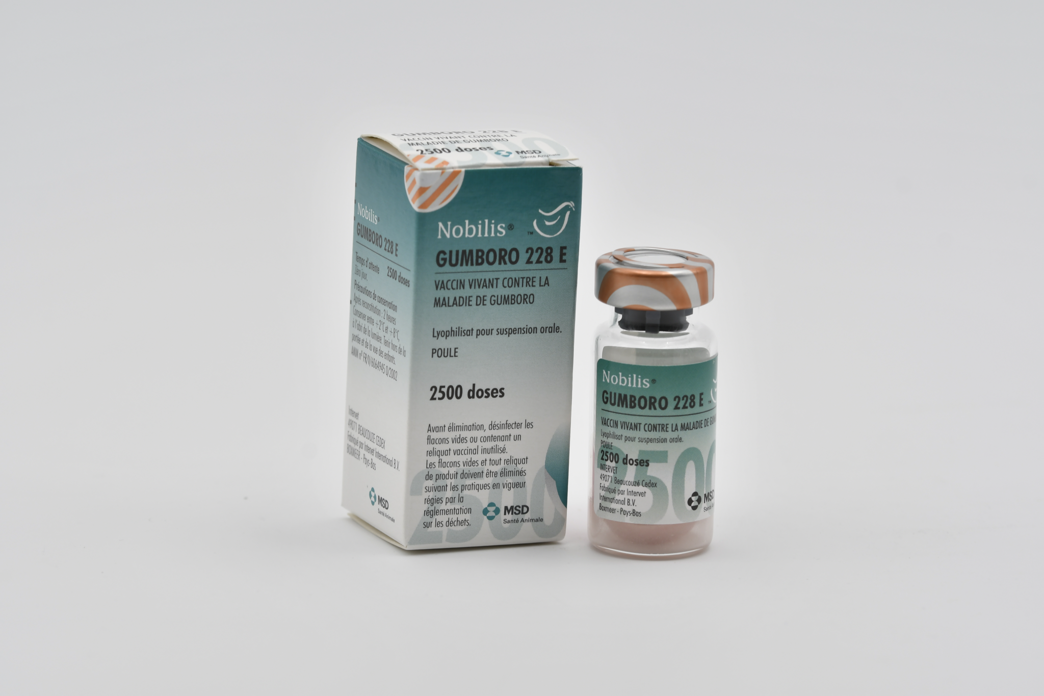 Flacon et boîte de Nobilis Gumboro 228 E, vaccin vivant contre la maladie de Gumboro (2500 doses) pour poules MSD Santé Animale.