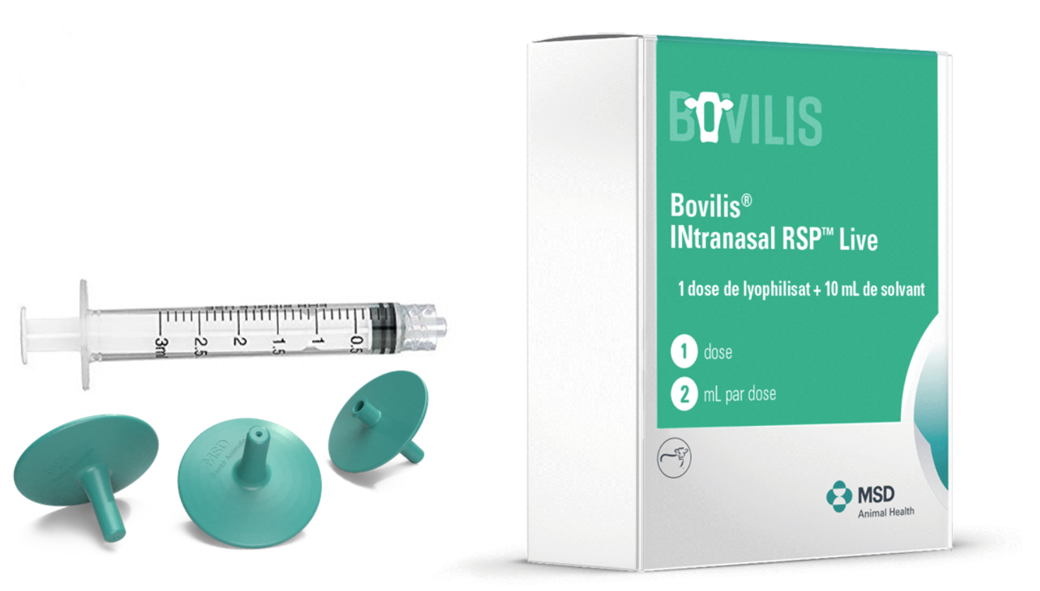 Packshot du vaccin Bovilis INtranasal RSP Live montrant la boîte de conditionnement, une seringue doseuse et trois dispositifs d'administration intranasale verts.